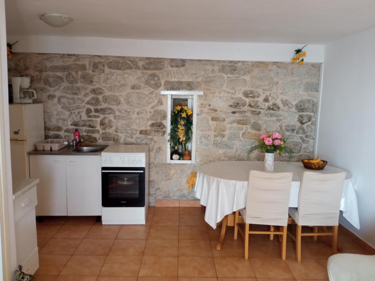 Apartman Anna Podstrana Luaran gambar